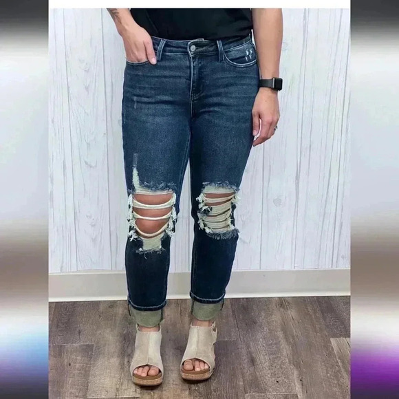 Judy Blue Patch Things Up Boyfriend jeans. Size 18W - Picture 1 of 11